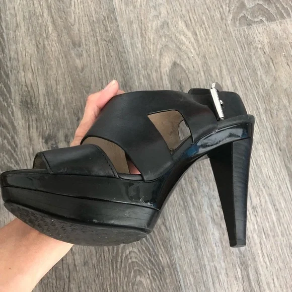 Michael Kor platform leather sandals - Picture 6 of 8